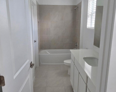 202 Lakeside Landing Drive - Photo Thumbnail 29