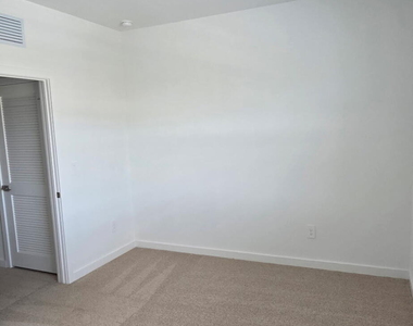 202 Lakeside Landing Drive - Photo Thumbnail 30