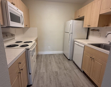 760 Se 2nd Avenue - Photo Thumbnail 2