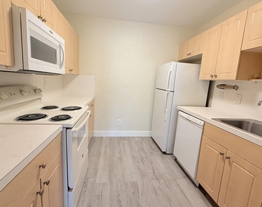 760 Se 2nd Avenue - Photo Thumbnail 3