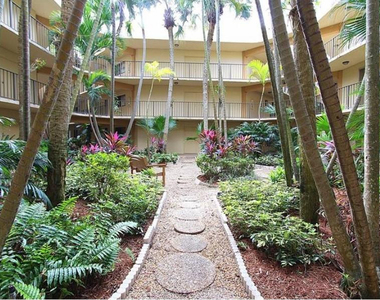 8015 Sw 107th Avenue Sw - Photo Thumbnail 12