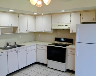 8015 Sw 107th Avenue Sw - Photo Thumbnail 1