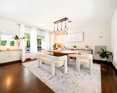 551 Ne 53rd Street - Photo Thumbnail 3