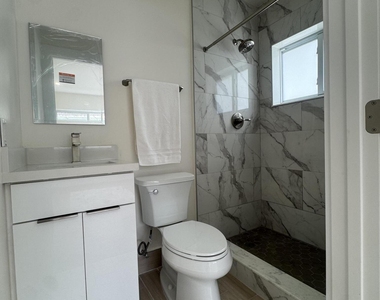 725 Ne 160th Terrace - Photo Thumbnail 25