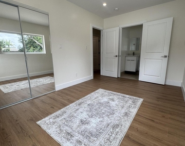 725 Ne 160th Terrace - Photo Thumbnail 23