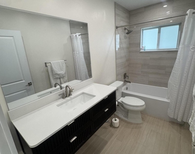 725 Ne 160th Terrace - Photo Thumbnail 18