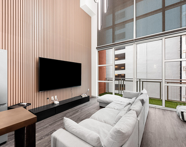 244 Biscayne Boulevard - Photo Thumbnail 12