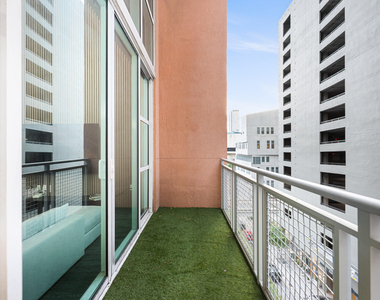 244 Biscayne Boulevard - Photo Thumbnail 23