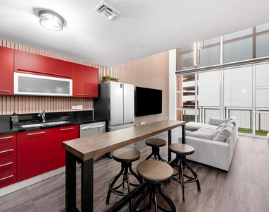 244 Biscayne Boulevard - Photo Thumbnail 4