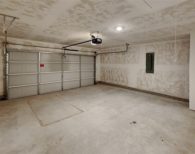 2904 Casey Drive - Photo Thumbnail 17
