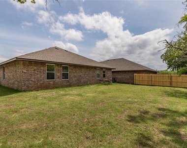 433 Chalk Hill Court - Photo Thumbnail 13