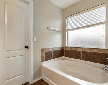 2609 Nw 183rd Street - Photo Thumbnail 9