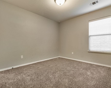 2609 Nw 183rd Street - Photo Thumbnail 10