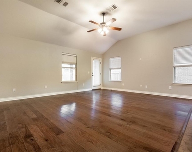 2609 Nw 183rd Street - Photo Thumbnail 2
