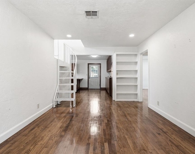 751 Iowa Street - Photo Thumbnail 3