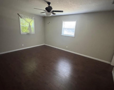 709 Se Alamanda Way - Photo Thumbnail 12