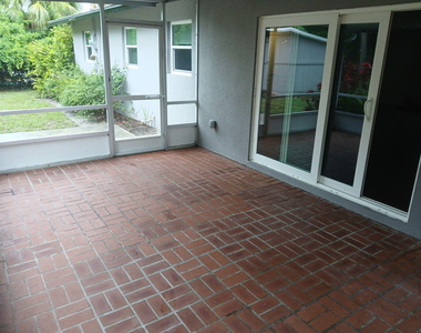 709 Se Alamanda Way - Photo Thumbnail 4