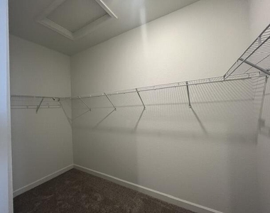 675 Se Lake Falls Street - Photo Thumbnail 13