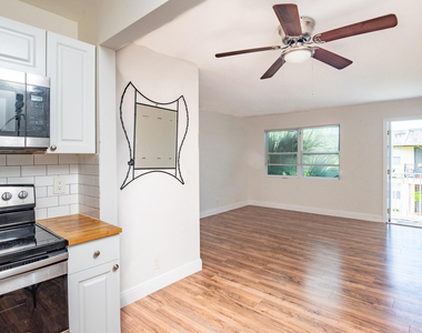 715 S Swinton Avenue - Photo Thumbnail 4