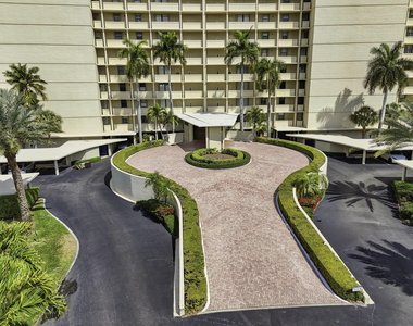 136 Lakeshore Drive - Photo Thumbnail 54