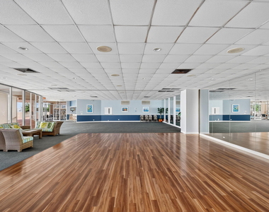 136 Lakeshore Drive - Photo Thumbnail 51