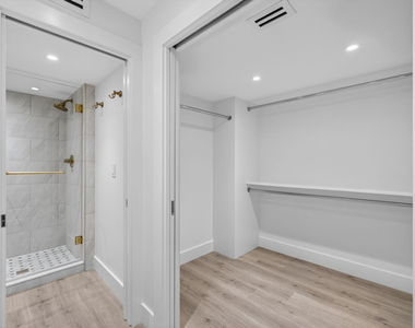 136 Lakeshore Drive - Photo Thumbnail 25