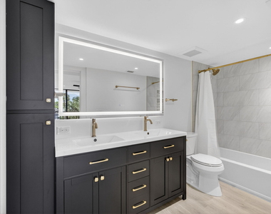 136 Lakeshore Drive - Photo Thumbnail 33