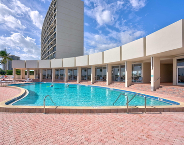 136 Lakeshore Drive - Photo Thumbnail 45