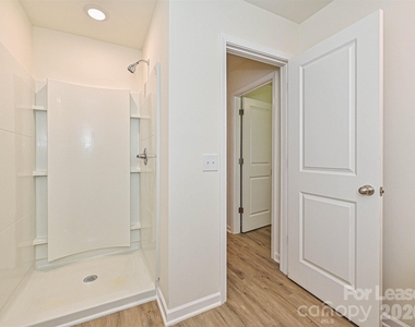 1725 E Cloaninger Avenue - Photo Thumbnail 18
