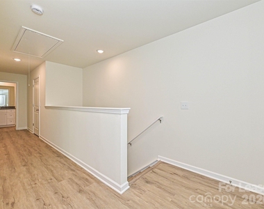 1725 E Cloaninger Avenue - Photo Thumbnail 11