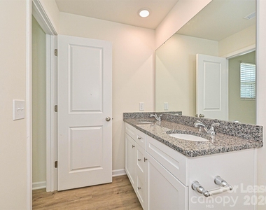 1725 E Cloaninger Avenue - Photo Thumbnail 15