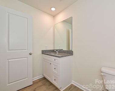 1725 E Cloaninger Avenue - Photo Thumbnail 17