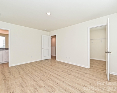 1725 E Cloaninger Avenue - Photo Thumbnail 13