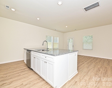 1725 E Cloaninger Avenue - Photo Thumbnail 1