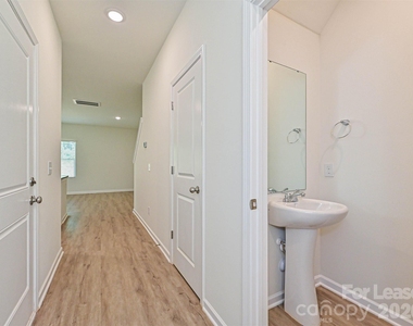 1725 E Cloaninger Avenue - Photo Thumbnail 10