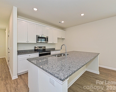 1725 E Cloaninger Avenue - Photo Thumbnail 7