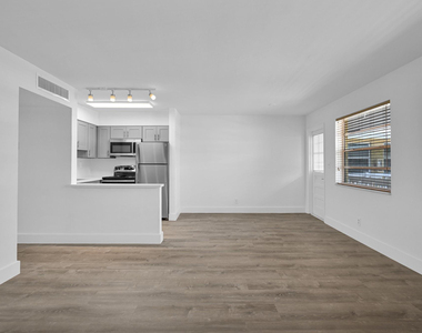 4051 Ne 13th Avenue - Photo Thumbnail 14