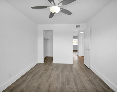 4051 Ne 13th Avenue - Photo Thumbnail 24