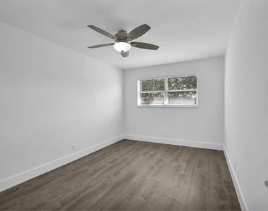 4051 Ne 13th Avenue - Photo Thumbnail 18