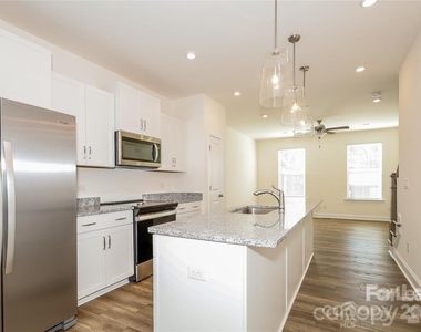 342 S Freeland Place - Photo Thumbnail 6