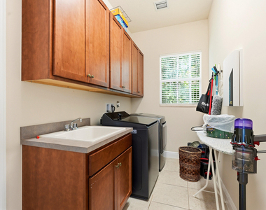 851 Edgebrook Lane - Photo Thumbnail 31