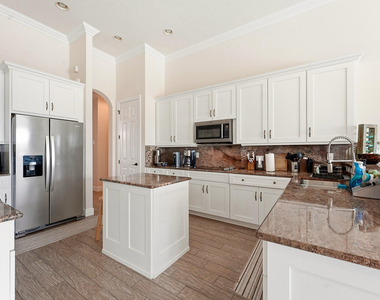 851 Edgebrook Lane - Photo Thumbnail 10
