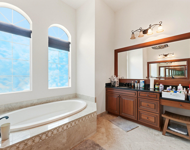 851 Edgebrook Lane - Photo Thumbnail 17