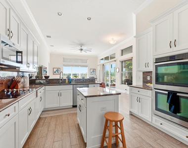 851 Edgebrook Lane - Photo Thumbnail 12