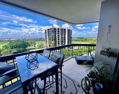2425 Presidential Way - Photo Thumbnail 5
