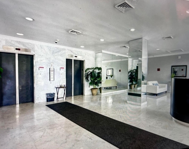 2425 Presidential Way - Photo Thumbnail 25