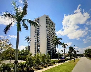 2425 Presidential Way - Photo Thumbnail 30