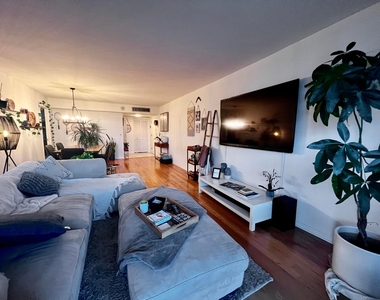 2425 Presidential Way - Photo Thumbnail 22