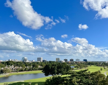 2425 Presidential Way - Photo Thumbnail 3