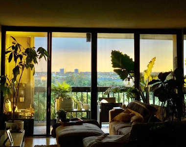 2425 Presidential Way - Photo Thumbnail 24